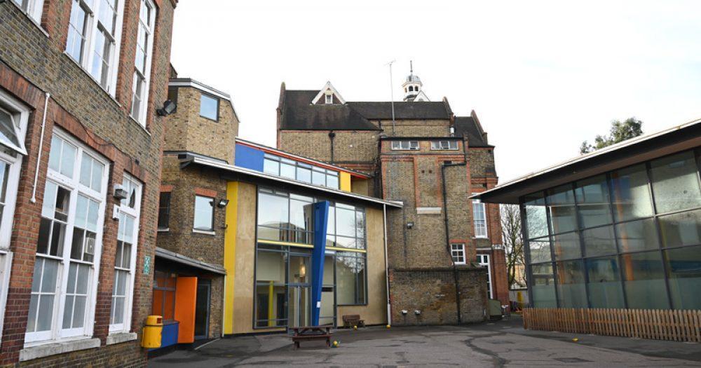 London Primary School with Leisure Centre