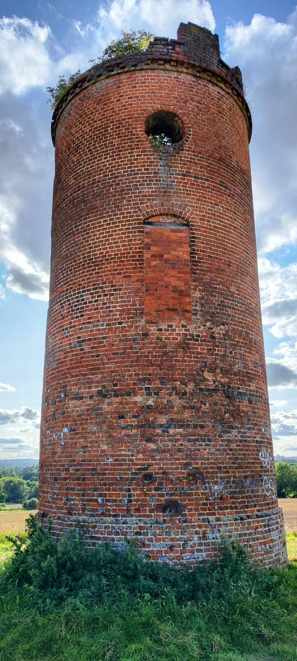 Unexplored Berkshire: Wilder's Folly, Sulham - Discover.re